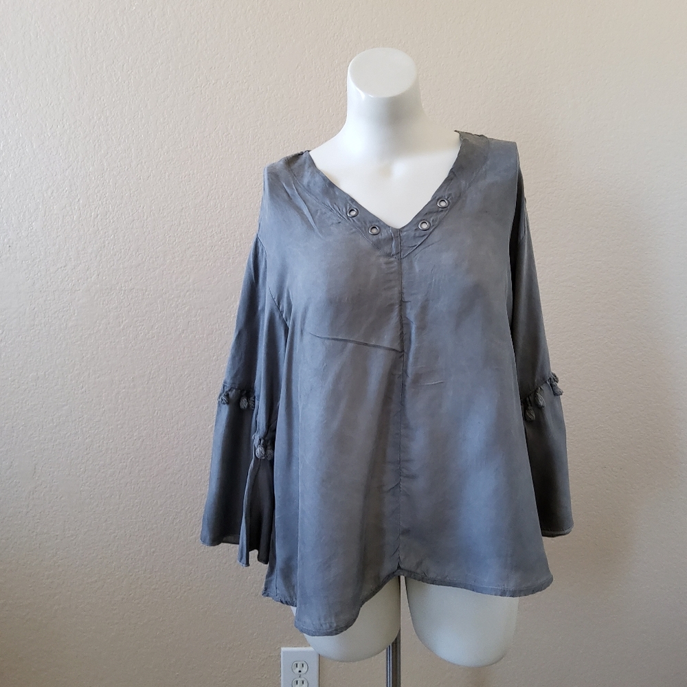 Whisper & Glow Fringe Bell Sleeve Peasant Top Size L Grey New